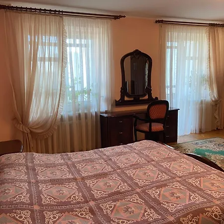 сихів на санта-барбарі Apartment Lviv