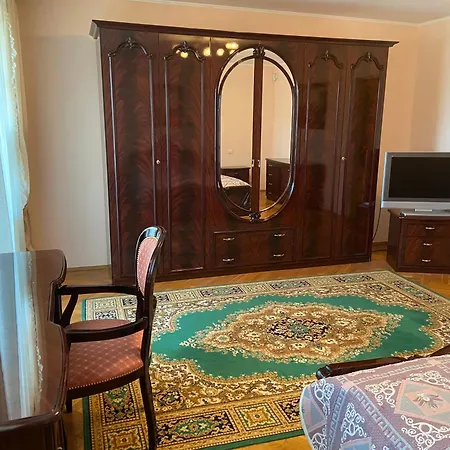 сихів на санта-барбарі Apartment Lviv