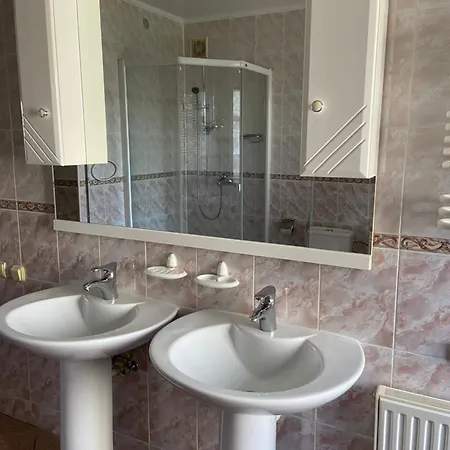 сихів на санта-барбарі Apartment Lviv